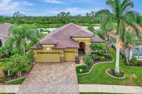 Villa ou maison à vendre à North Port, Floride: 3 chambres, 239.13 m2 № 729266 - photo 1