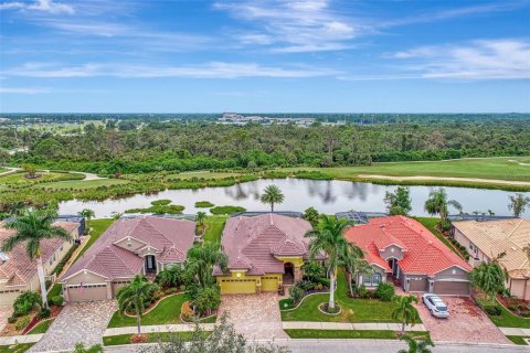 Villa ou maison à vendre à North Port, Floride: 3 chambres, 239.13 m2 № 729266 - photo 3