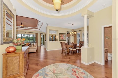 Villa ou maison à vendre à North Port, Floride: 3 chambres, 239.13 m2 № 729266 - photo 10