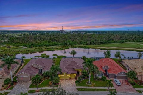 Villa ou maison à vendre à North Port, Floride: 3 chambres, 239.13 m2 № 729266 - photo 4