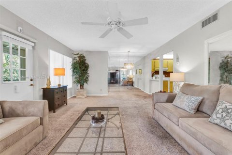 Copropriété à vendre à Greenacres, Floride: 2 chambres, 85.66 m2 № 1412253 - photo 11