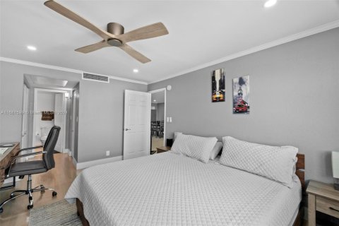 Condo in Miami Beach, Florida, 1 bedroom  № 1412209 - photo 21