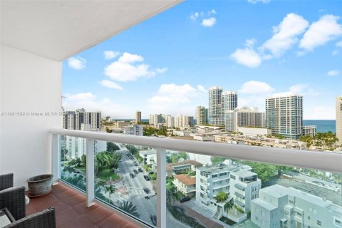 Condo in Miami Beach, Florida, 1 bedroom  № 1412209 - photo 18