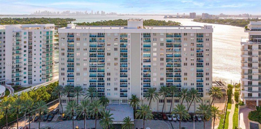 Condo in Miami Beach, Florida, 1 bedroom  № 1412209