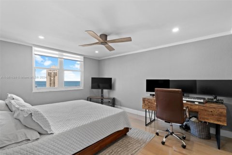 Condo in Miami Beach, Florida, 1 bedroom  № 1412209 - photo 20