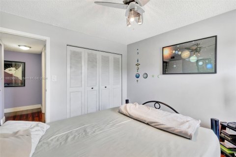 Condo in Davie, Florida, 2 bedrooms  № 1418600 - photo 28