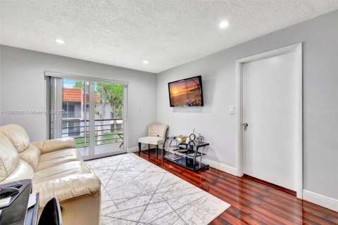 Condo in Davie, Florida, 2 bedrooms  № 1418600 - photo 1