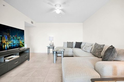 Condo in Fort Lauderdale, Florida, 1 bedroom  № 1418247 - photo 11