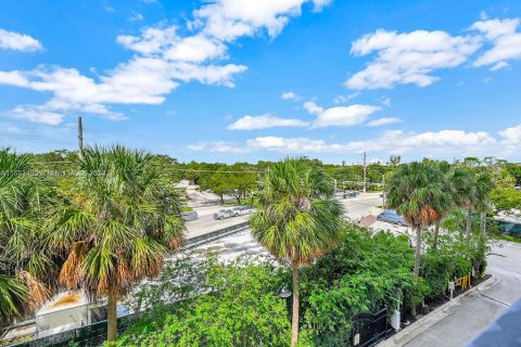 Condo in Fort Lauderdale, Florida, 1 bedroom  № 1418247 - photo 23