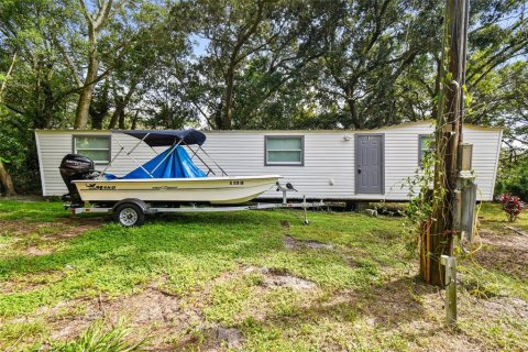 House in New Port Richey, Florida 4 bedrooms, 169.45 sq.m. № 1353436 - photo 22