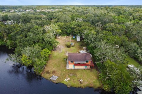 House in New Port Richey, Florida 4 bedrooms, 169.45 sq.m. № 1353436 - photo 11