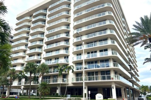 Copropriété à louer à Surfside, Floride: 1 chambre, 106.84 m2 № 1370735 - photo 17