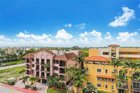 Copropriété à louer à Surfside, Floride: 1 chambre, 106.84 m2 № 1370735 - photo 16