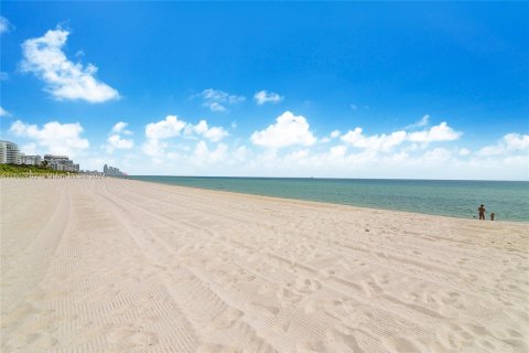 Copropriété à louer à Surfside, Floride: 1 chambre, 106.84 m2 № 1370735 - photo 4