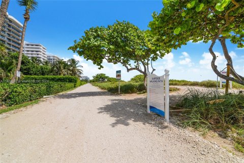 Copropriété à louer à Surfside, Floride: 1 chambre, 106.84 m2 № 1370735 - photo 3