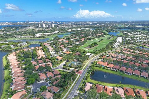 Villa ou maison à vendre à West Palm Beach, Floride: 4 chambres, 398.36 m2 № 1146207 - photo 14