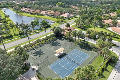 House in West Palm Beach, Florida 4 bedrooms, 398.36 sq.m. № 1146207 - photo 11