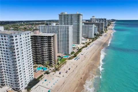 Condo in Fort Lauderdale, Florida, 2 bedrooms  № 1146201 - photo 11