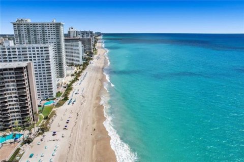 Condo in Fort Lauderdale, Florida, 2 bedrooms  № 1146201 - photo 12