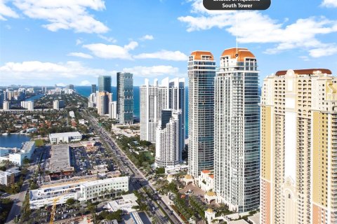 Купить квартиру в Норт-Майами, Флорида 4 комнаты, № 378956 - фото 9
