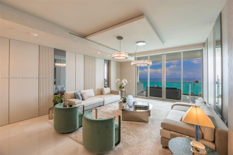 Apartamento en venta en North Miami, Florida, 4 habitaciones, 305 m2 № 378955 - foto 6