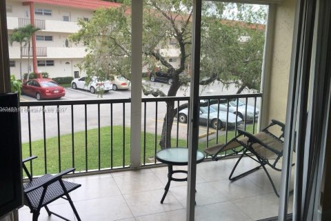 Copropriété à vendre à Pembroke Pines, Floride: 2 chambres, 108.7 m2 № 1221072 - photo 3