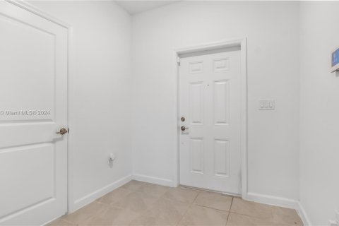 Townhouse in Miami, Florida 3 bedrooms, 170.2 sq.m. № 1330962 - photo 4