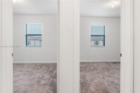 Adosado en venta en Miami, Florida, 3 dormitorios, 170.2 m2 № 1330962 - foto 16