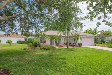 House in Vero Beach, Florida 3 bedrooms, 145.21 sq.m. № 1165339 - photo 4