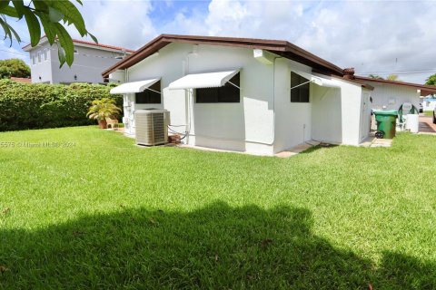 House in Miami, Florida 3 bedrooms, 153.29 sq.m. № 1272276 - photo 30