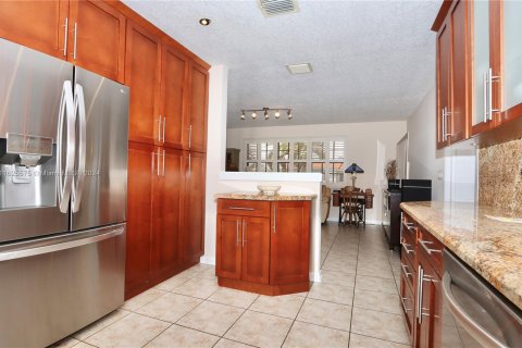 House in Miami, Florida 3 bedrooms, 153.29 sq.m. № 1272276 - photo 4