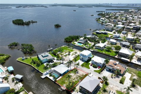 Land in Fort Myers, Florida № 1272315 - photo 1