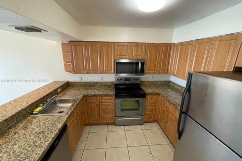 Condominio en venta en Doral, Florida, 1 dormitorio, 75.25 m2 № 936268 - foto 3