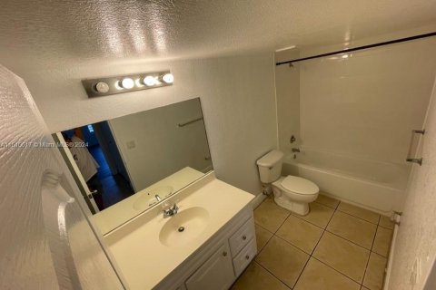 Condominio en venta en Doral, Florida, 1 dormitorio, 75.25 m2 № 936268 - foto 9
