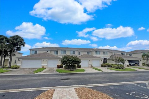 Condo in Fort Myers, Florida, 3 bedrooms  № 1344965 - photo 11