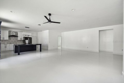 Villa ou maison à vendre à Lutz, Floride: 4 chambres, 207.92 m2 № 1307138 - photo 12