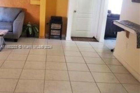 House in Miramar, Florida 3 bedrooms, 171.31 sq.m. № 1348068 - photo 3