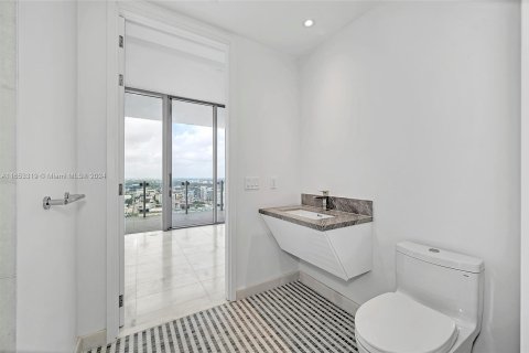 Condo in Miami, Florida, 2 bedrooms  № 1348009 - photo 27