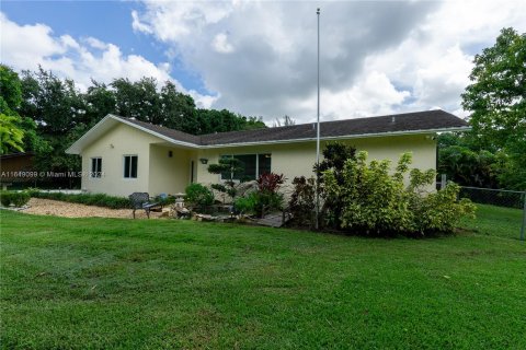 House in Southwest Ranches, Florida 4 bedrooms, 176.61 sq.m. № 1348069 - photo 2