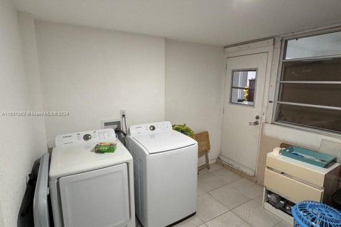 Casa en venta en Miami, Florida, 3 dormitorios, 132.94 m2 № 1415464 - foto 6