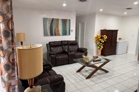 Casa en venta en Miami, Florida, 3 dormitorios, 132.94 m2 № 1415464 - foto 10