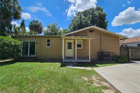 House in Tampa, Florida 3 bedrooms, 106.28 sq.m. № 1340635 - photo 8