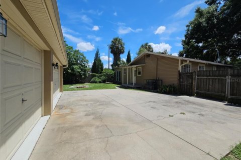 House in Tampa, Florida 3 bedrooms, 106.28 sq.m. № 1340635 - photo 7