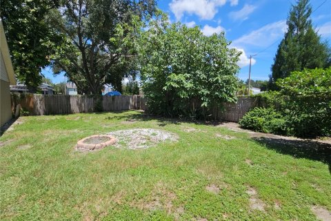 House in Tampa, Florida 3 bedrooms, 106.28 sq.m. № 1340635 - photo 9