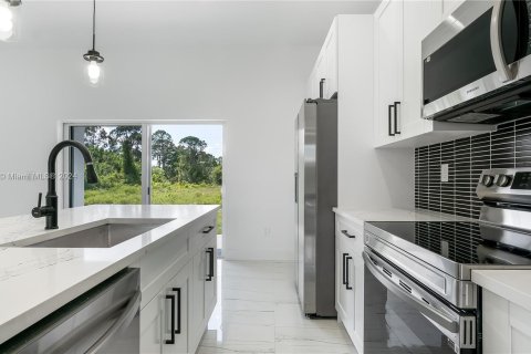 Casa en venta en Lehigh Acres, Florida, 3 dormitorios № 1091373 - foto 27
