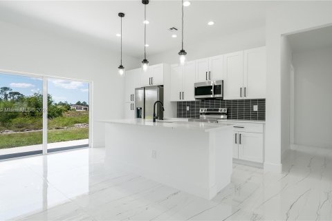 Casa en venta en Lehigh Acres, Florida, 3 dormitorios № 1091373 - foto 14