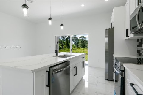 Casa en venta en Lehigh Acres, Florida, 3 dormitorios № 1091373 - foto 25
