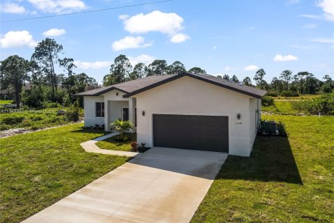 Casa en venta en Lehigh Acres, Florida, 3 dormitorios № 1091373 - foto 3