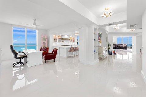 Condominio en venta en Riviera Beach, Florida, 4 dormitorios, 360.74 m2 № 966038 - foto 19