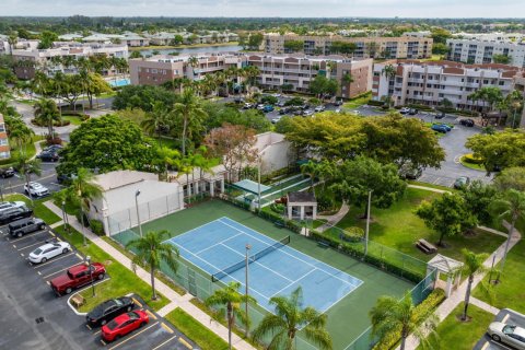 Condo in Tamarac, Florida, 2 bedrooms  № 1168746 - photo 23